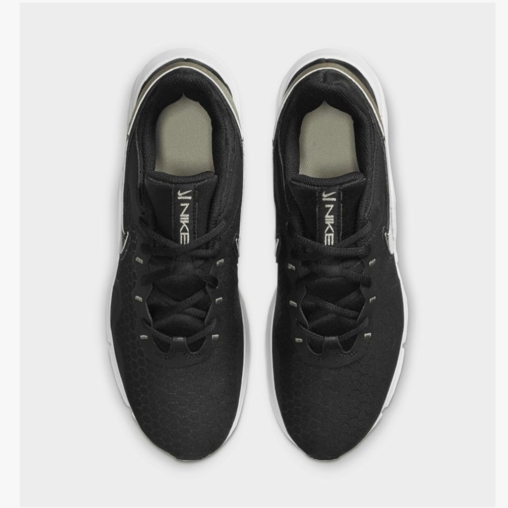 👟🖤 NIKE Legend Essential 2 Women's Shoes (Black/White/Metallic Gold) - Picture 2 of 11